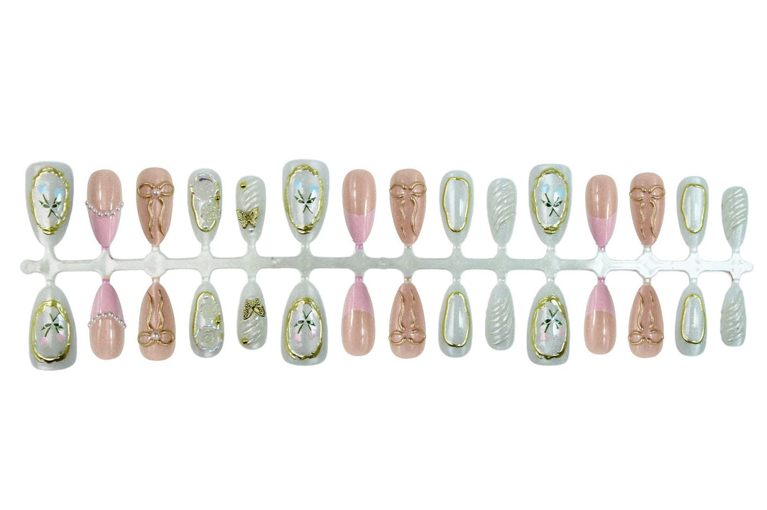 Artificial nail set with romantic flower and gold embellishments Kalsten
