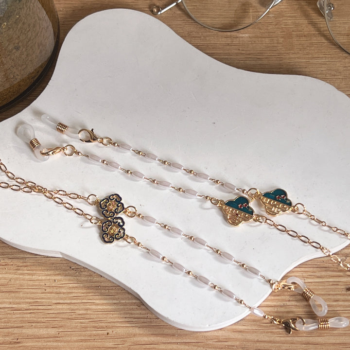 Artistic Gold-Plated Eyewear Chain with Decorative Cloud Charm Kalsten