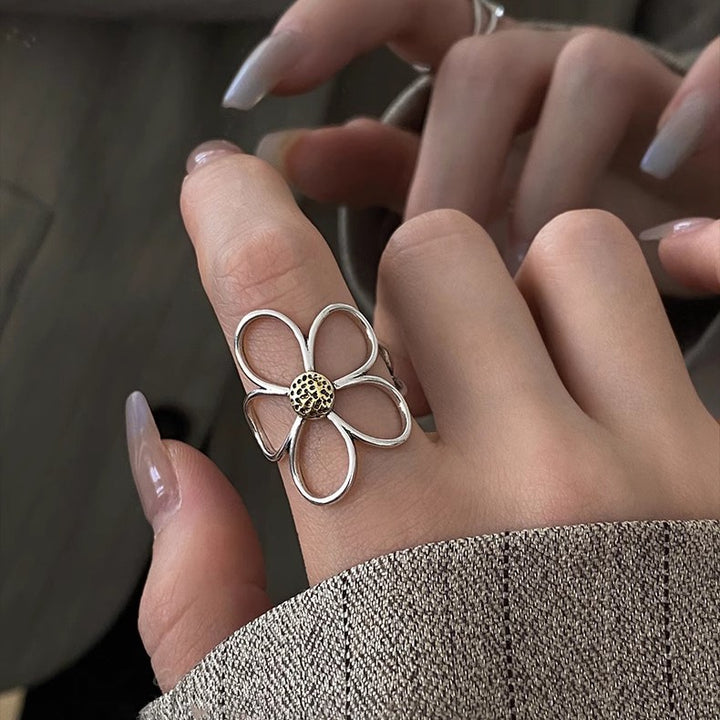 Stylish Floral Ring Kalsten