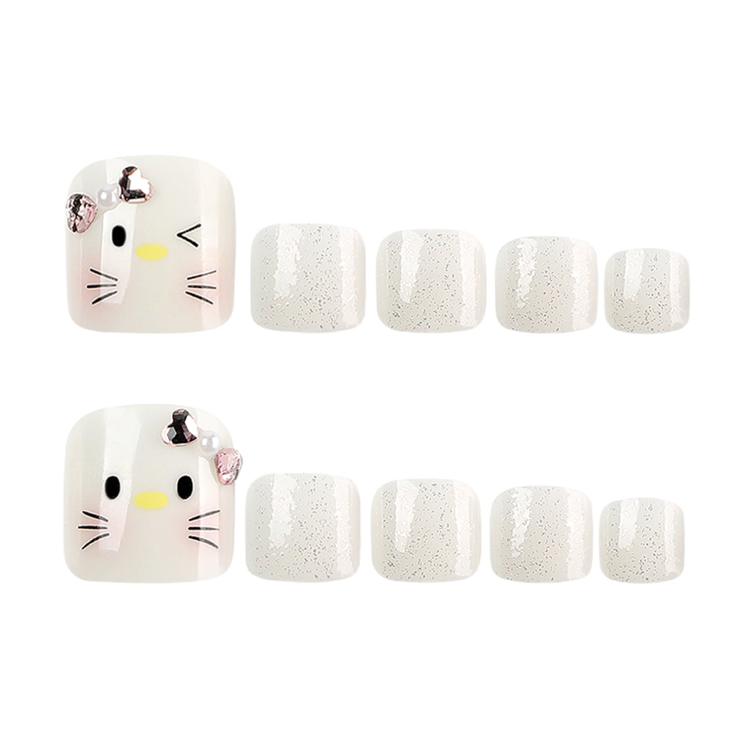 Artful toenail design with cute cat motif Kalsten