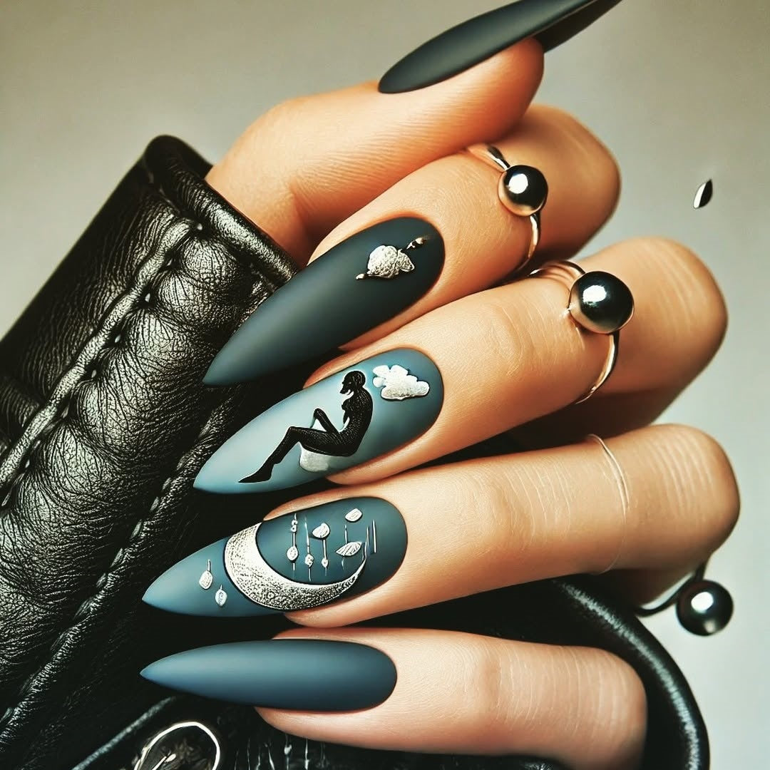Artificial nails in moon and star design Kalsten