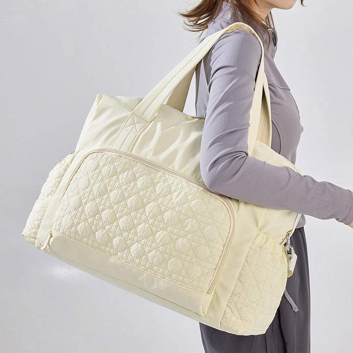 Sporty travel bag with innovative compartment design Kalsten