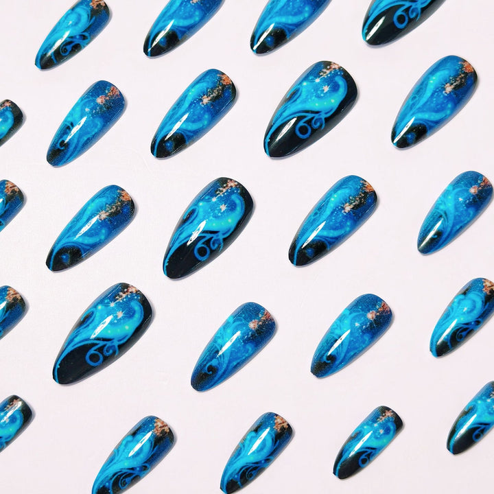 Glittering Nail Art Kalsten