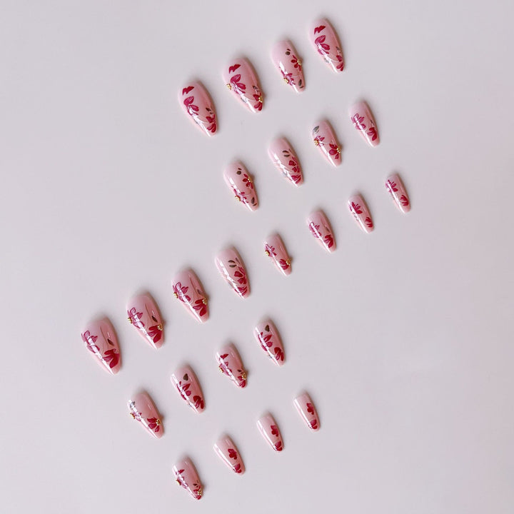Artificial nail set with floral patterns and golden accents Kalsten