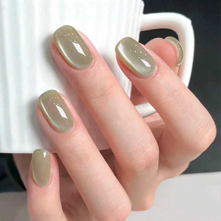 Artifici Nails with Elegant Satin Finish and Modern Design Kalsten