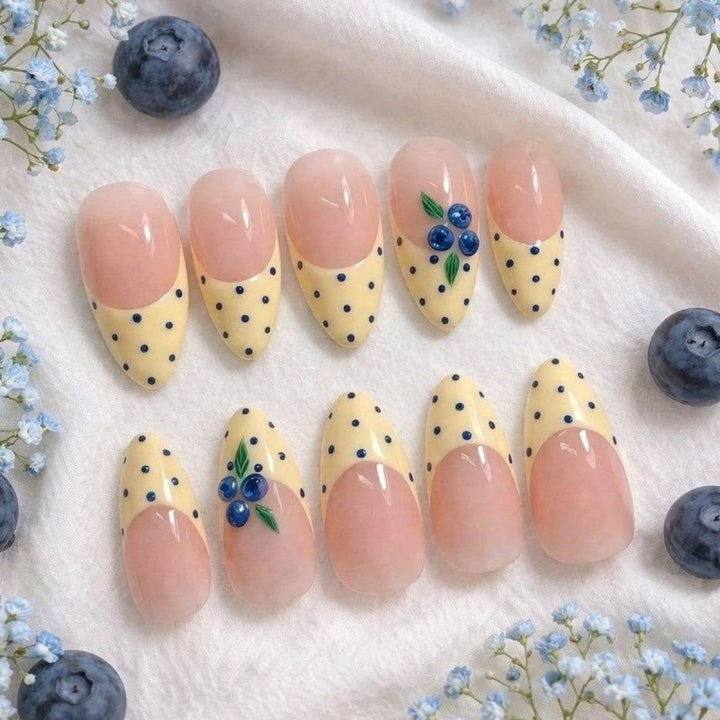 Decorative Press-On Nail Art Set Kalsten