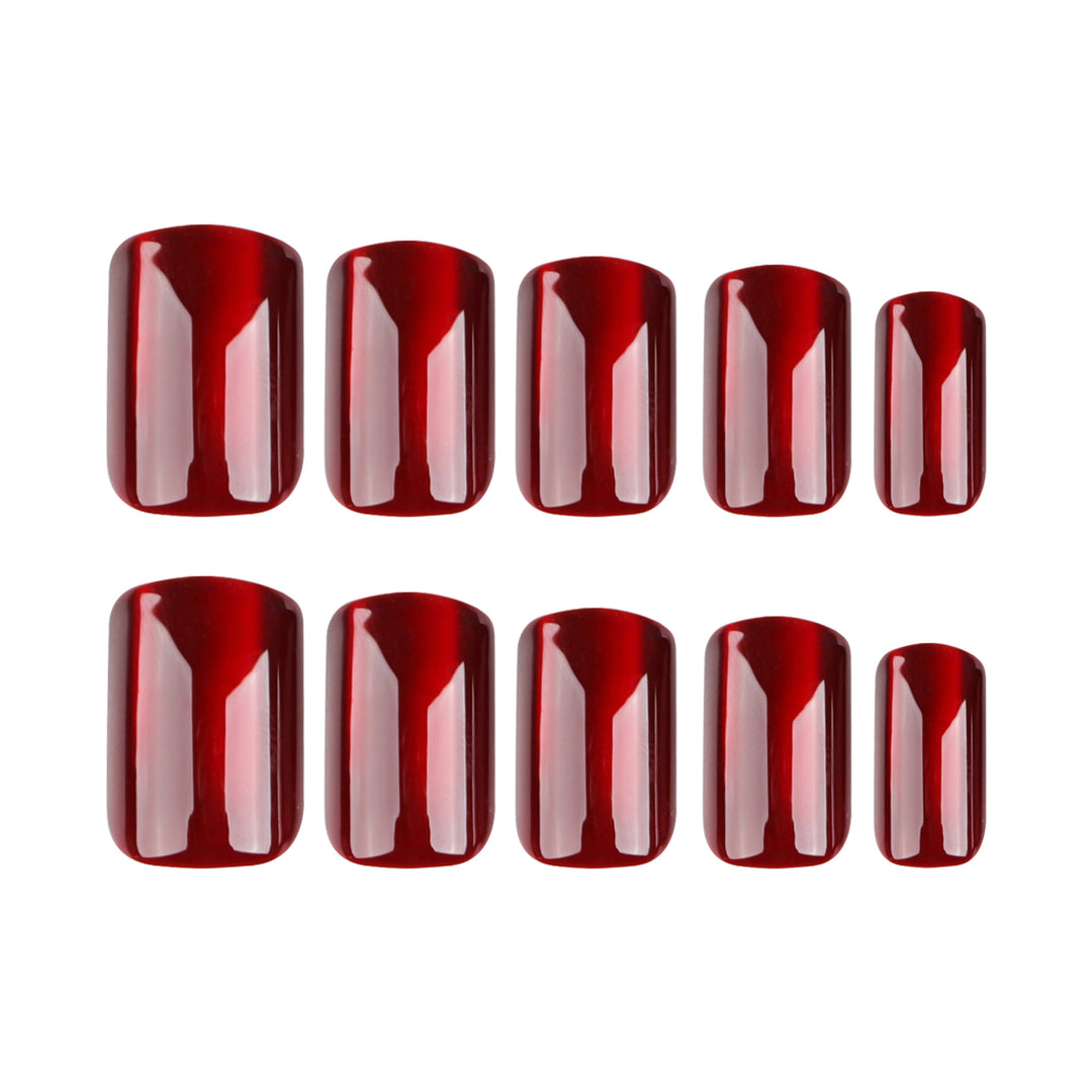 High-quality gel nails with translucent French tip Kalsten