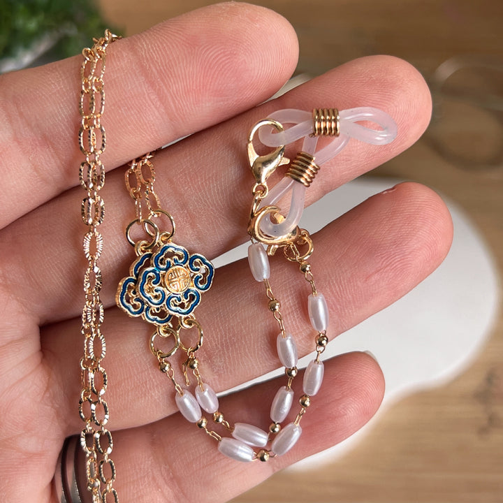 Artistic Gold-Plated Eyewear Chain with Decorative Cloud Charm Kalsten