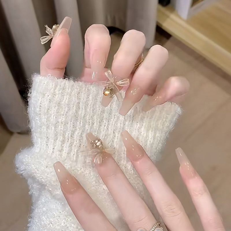 Artificial nail set with elegant 3D patterns and delicate accents Kalsten