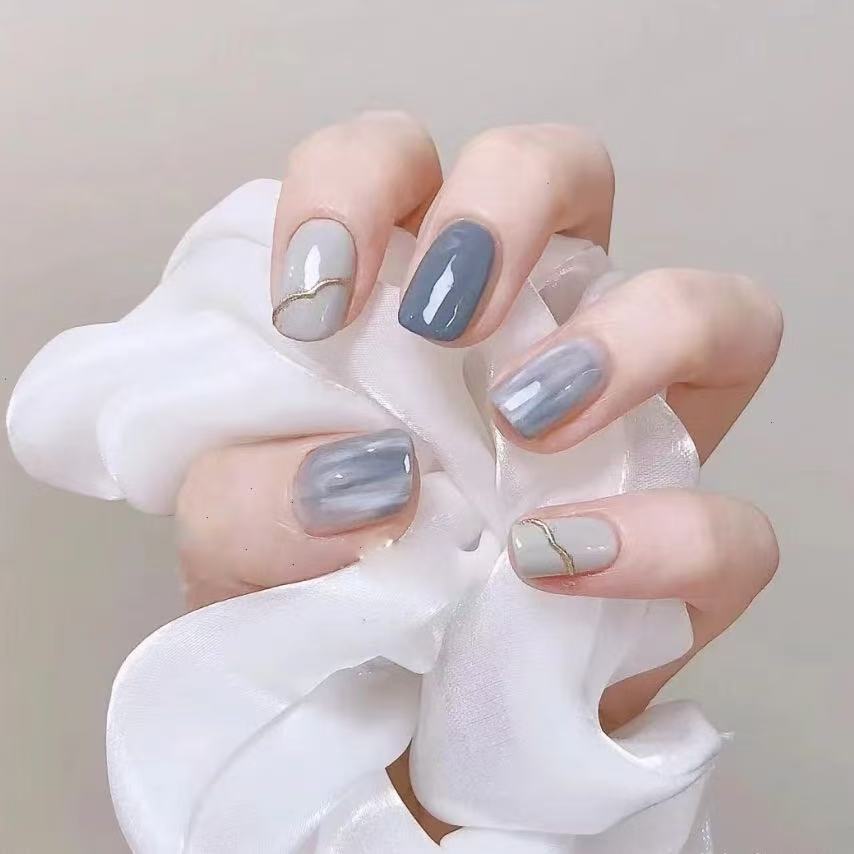 Decorative Press-On Nails Kalsten