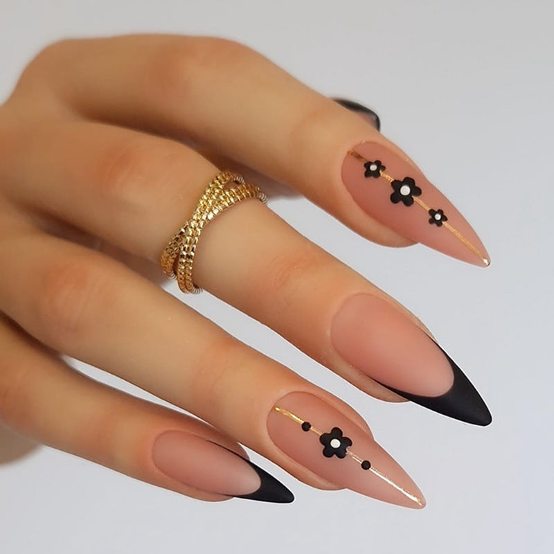 Artful nail designs with elegant accents Kalsten