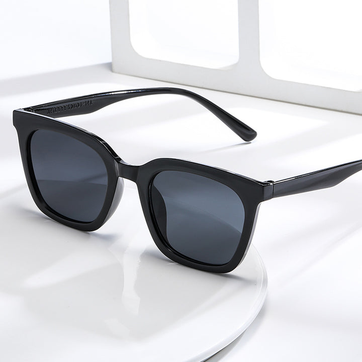 Ladies fashionable sunglasses in bold animal print Kalsten