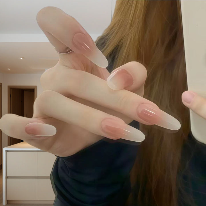 Elegant Artificial Nails with Fashionable Ombre Effect Kalsten