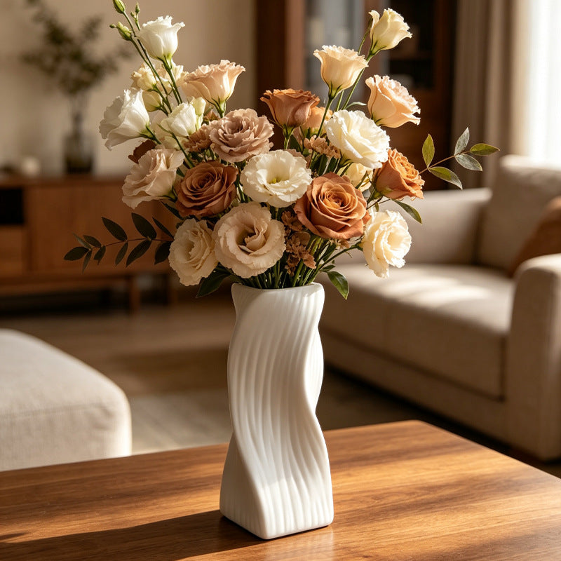 Modern Sculptural Decorative Vase Kalsten