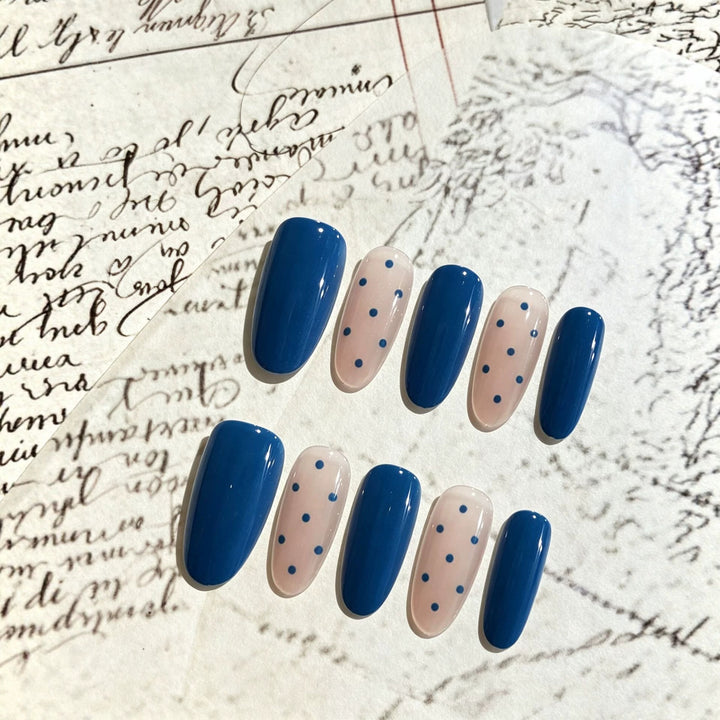 Elegant Press-On Nail Art Set with Jewel Accents Kalsten