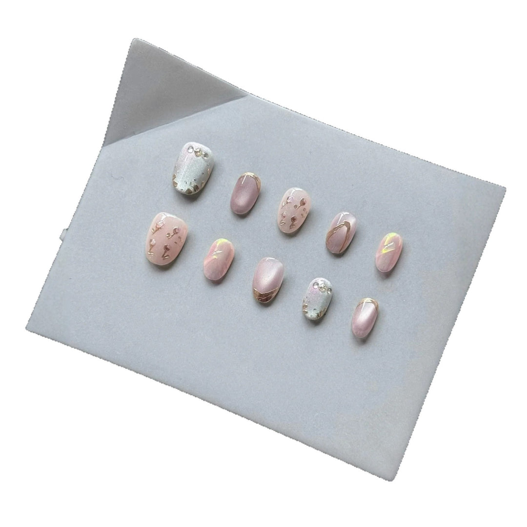 Artistic Press-On Nail Art Set with Elegant Floral Design