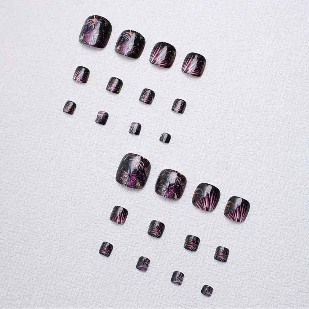 Nail art set with creative floral design Kalsten