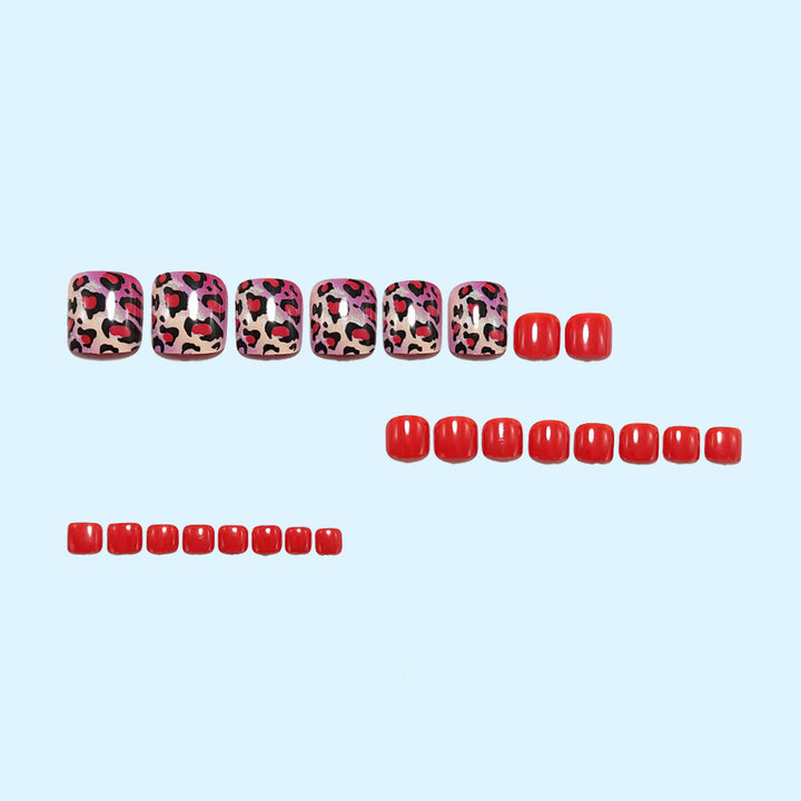Nail art with modern leopard design Kalsten