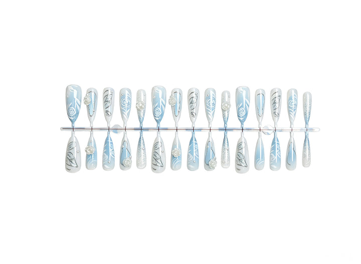 Artificial nail set with elegant floral motifs and glitter effects Kalsten
