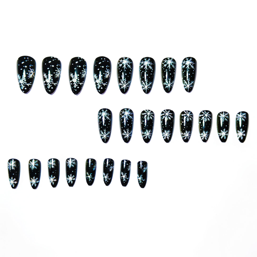Artificial nails in winter snowflake design Kalsten
