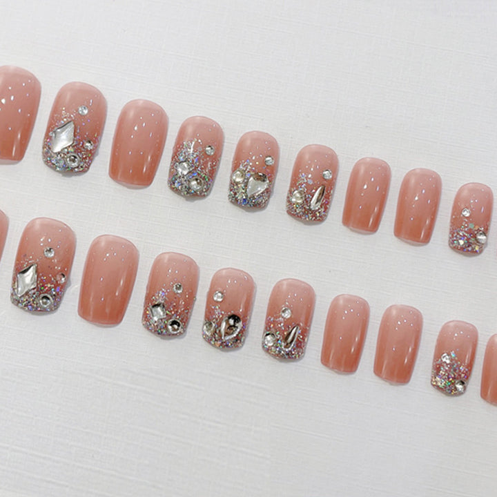 Artificial nails with elegant rhinestone accents Kalsten