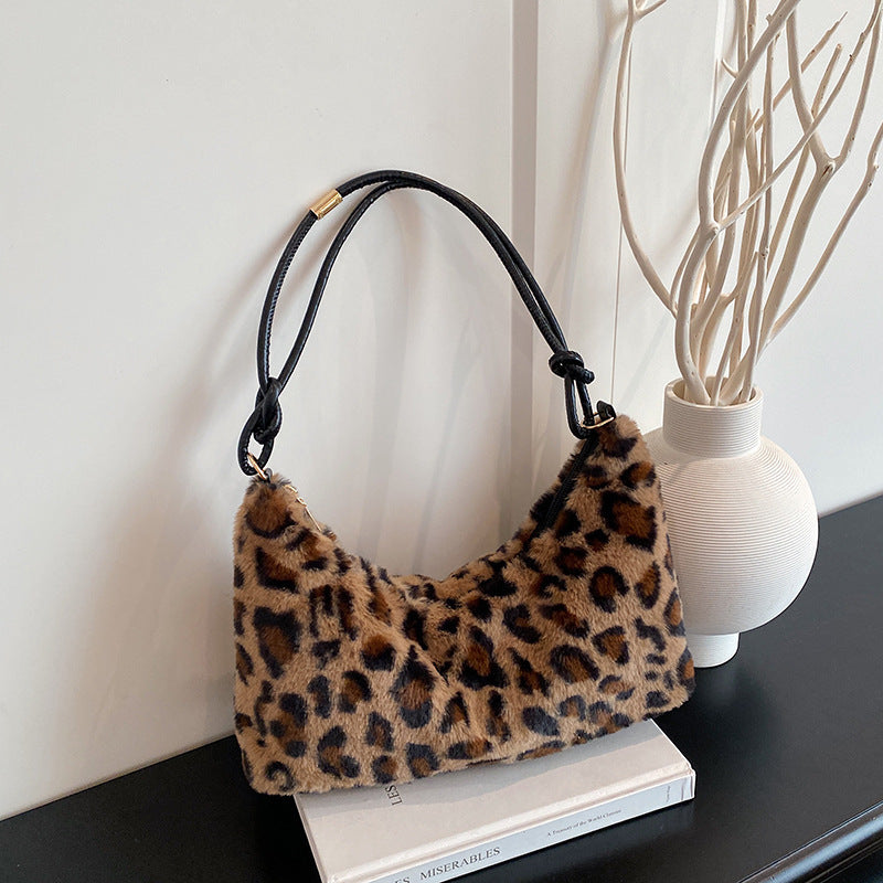 WoLuxurious Faux Fur Hobo Bag Kalsten