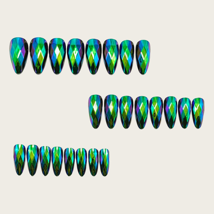 Glamorous artificial nails with faceted design Kalsten