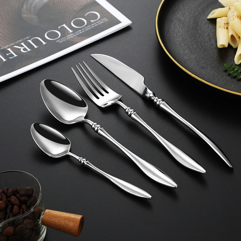 Elegant table knife with fine wave pattern Kalsten