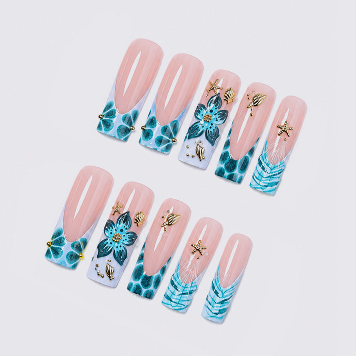 Artificial nail set with luxurious floral accents and golden details Kalsten