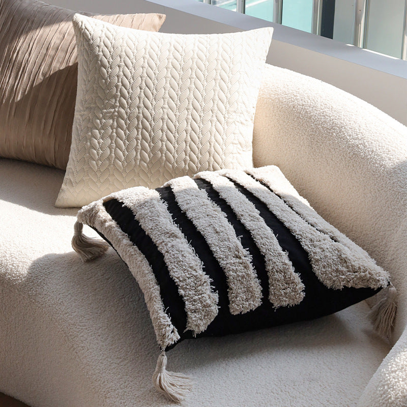 Square quilted cushion cover with cable pattern and cotton blend Kalsten