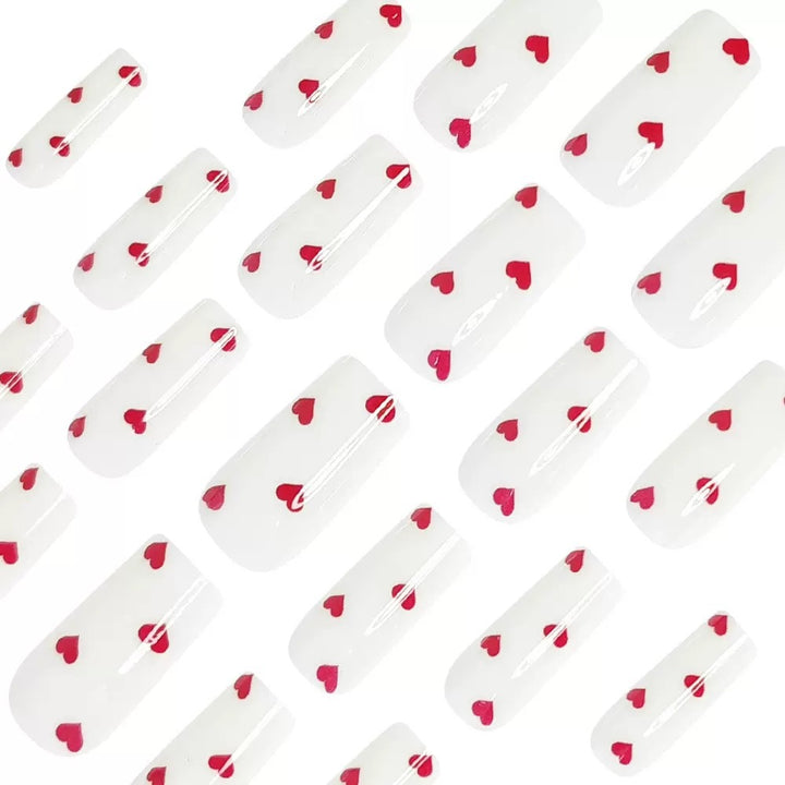 Art nail set with romantic heart design and shiny finish Kalsten