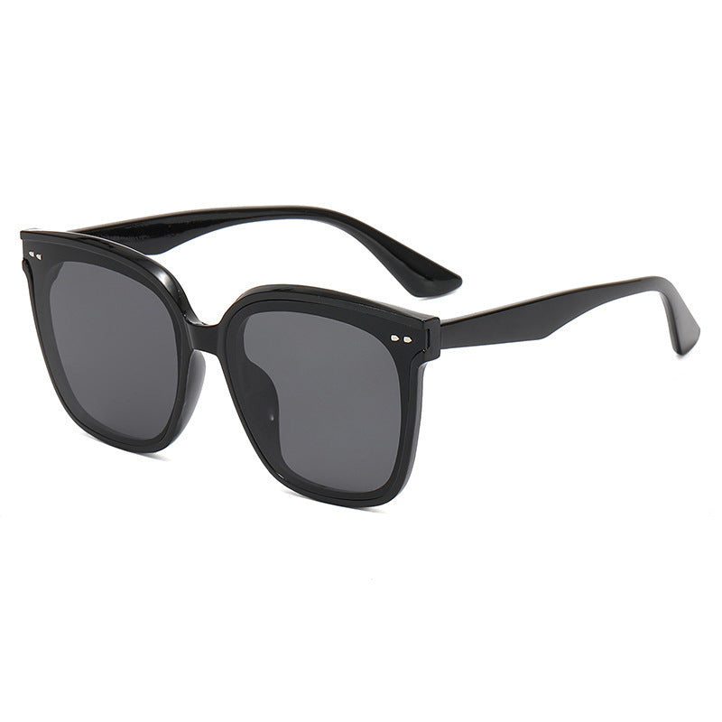 Ladies fashionable sunglasses with striking frame and UV protection Kalsten