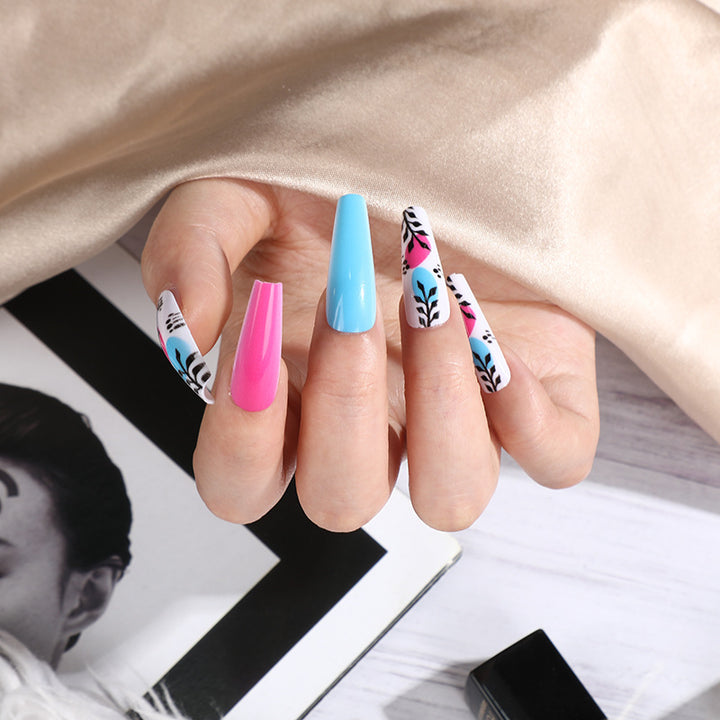 Artificial nails with floral design and creative accents Kalsten