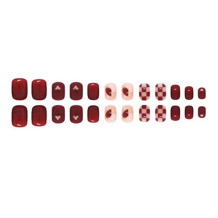 Trendy nail art with elegant accents Kalsten