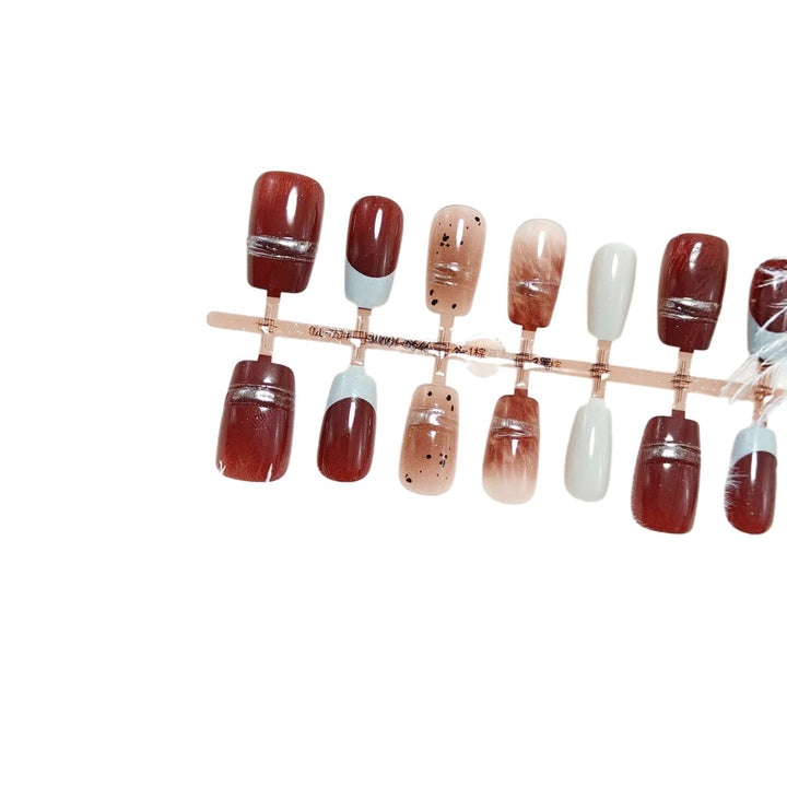 Glamorous artificial nails with elegant accents Kalsten