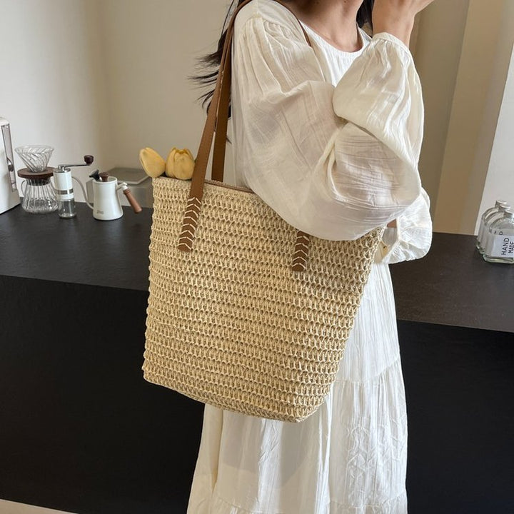 Modern and Versatile Shopper Bag Kalsten