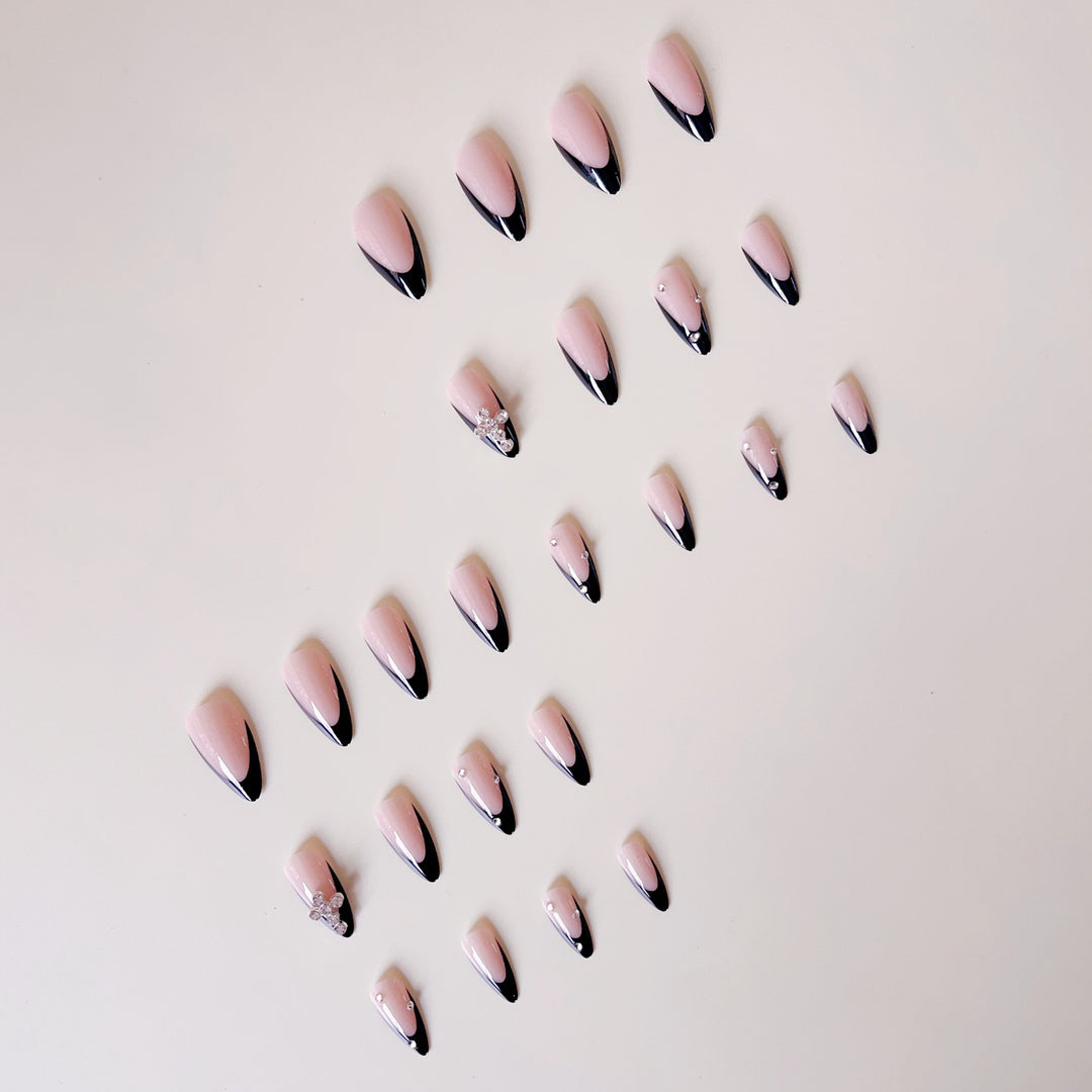 Artificial nail set with luxurious French design and radiant accents Kalsten