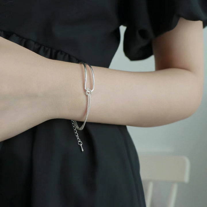 Minimalist Twist Design Bracelet Kalsten