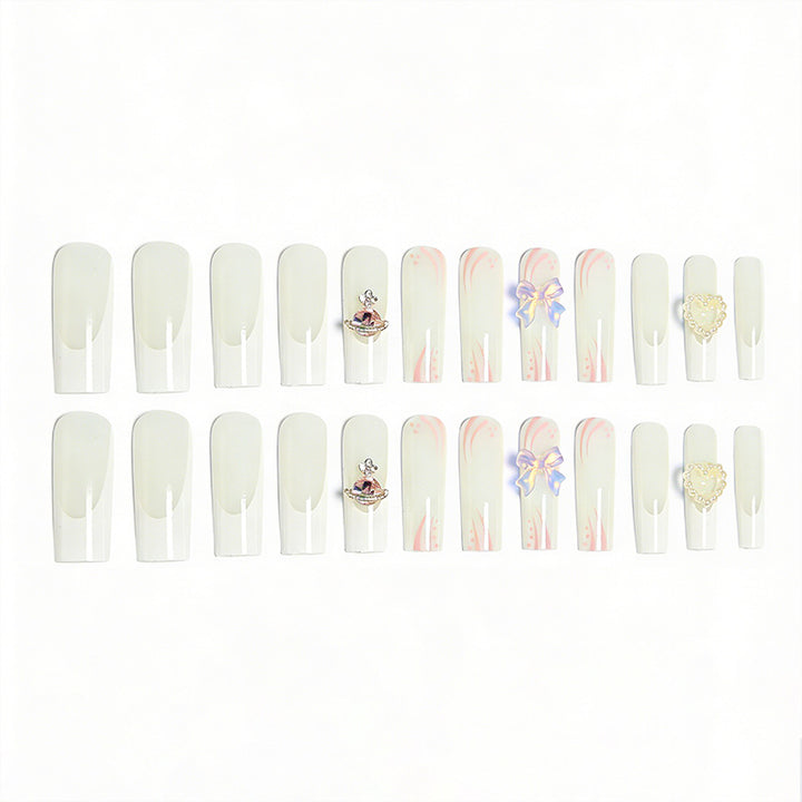 Artificial nails with delicate embellishments Kalsten