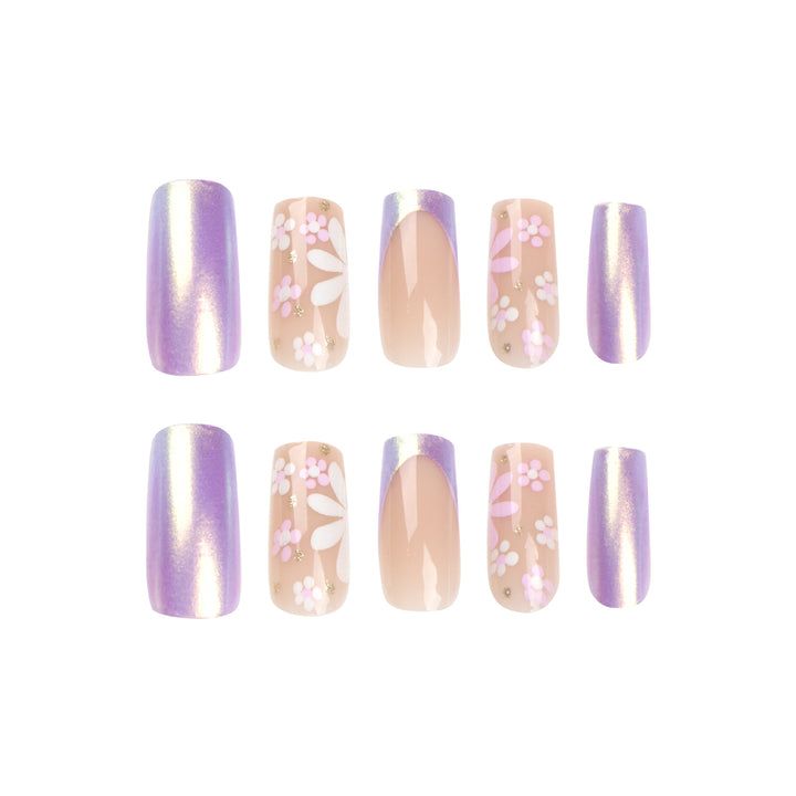 Artificial nail art with floral patterns and shine Kalsten