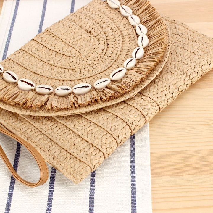 Shoulder bag with handcrafted shell decor Kalsten