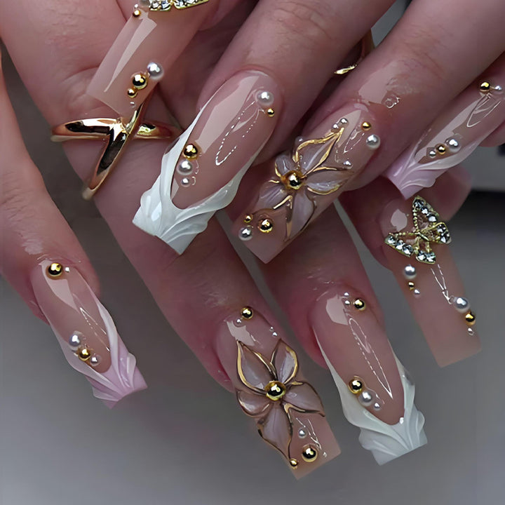 Artificial nails with luxurious 3D decorations and elegant accents Kalsten