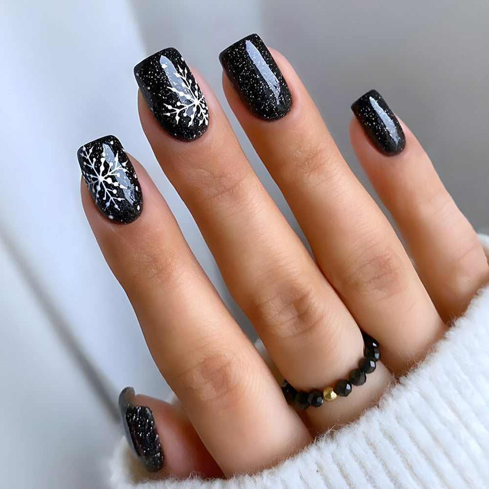 Artistic Winter-Themed Nail Art Kalsten
