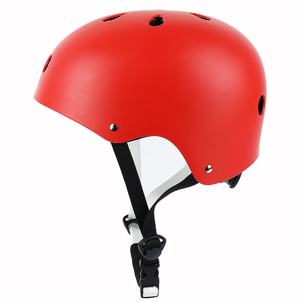 low-profile multi-sport helmet with EPS impact-absorbing liner and adjustable chin strap Kalsten