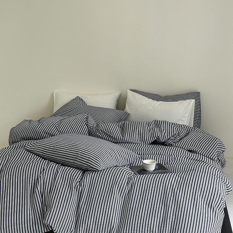 Cotton waffle bedding set with fine structure and breathable comfort