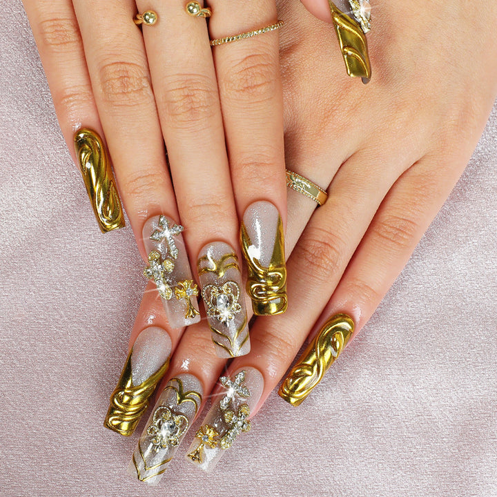 Artificial nail set with luxurious gold embellishments Kalsten