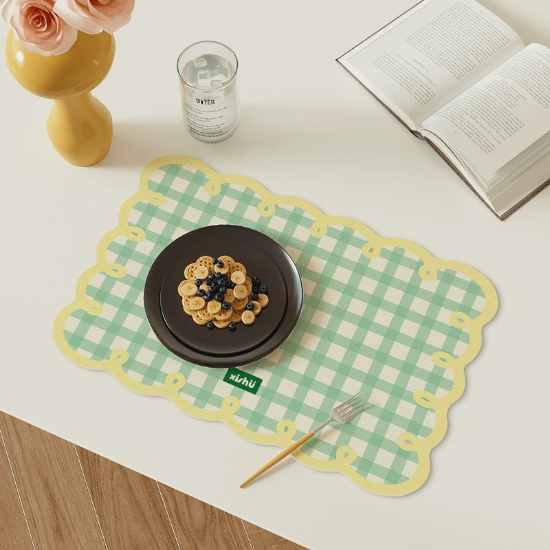 Scalloped Edge Dining Table Mat
