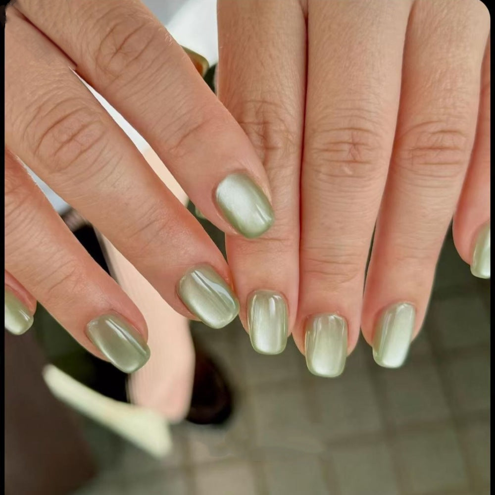 Stylish artificial nails with elegant high-gloss finish Kalsten