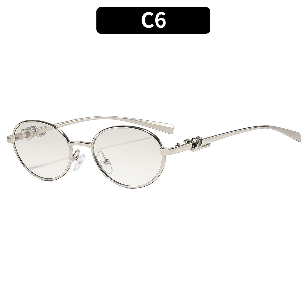Retro-Inspired Oval Frame Sunglasses