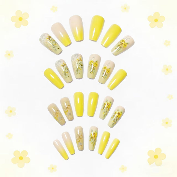 Artificial nails with floral embellishments and glitter Kalsten